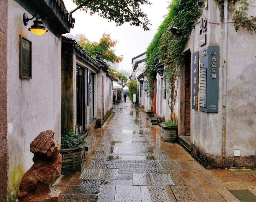 网友调侃张翰终于可以安心吃牛肉面了,这些年张翰忍受了怎样的委屈?-专业问答平台,快速解答您的疑问